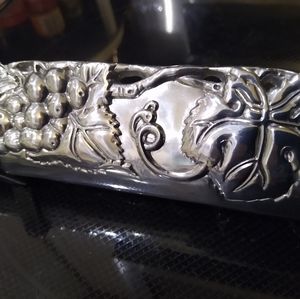 NWOT Aurthur Court Grapes Olive Dish